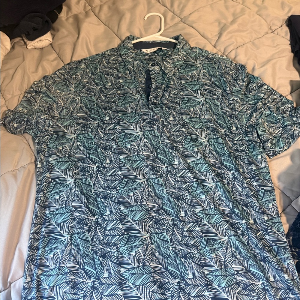 5 like new golf polo shirts - Picture 4 of 5